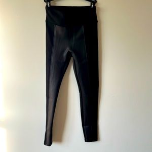 Express, 1/2 faux leather leggings, XSP